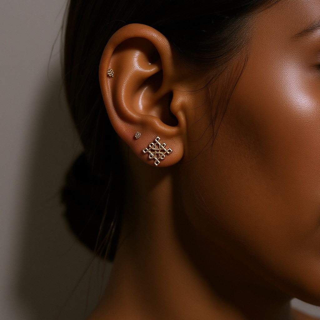 Ahnd Stud Earring