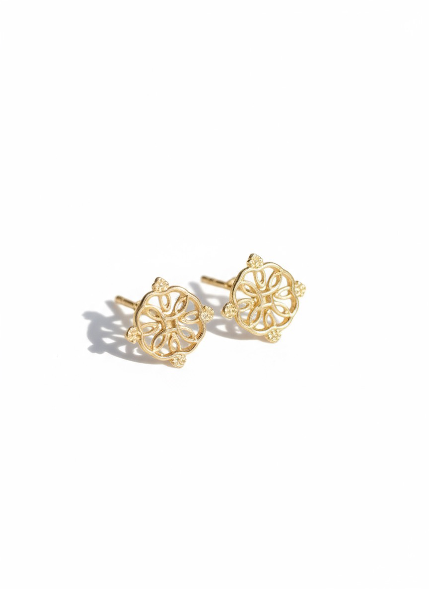 Liya Stud Earring