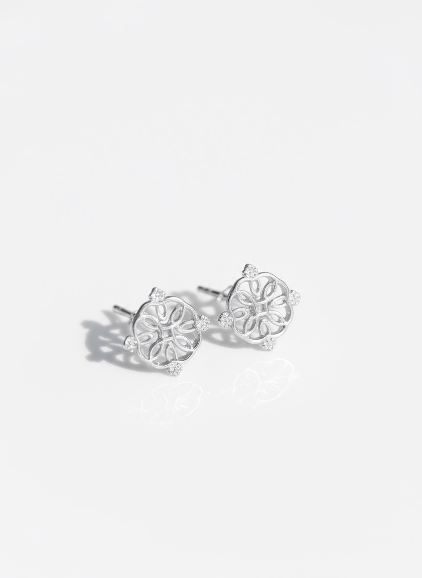Liya Stud Earring